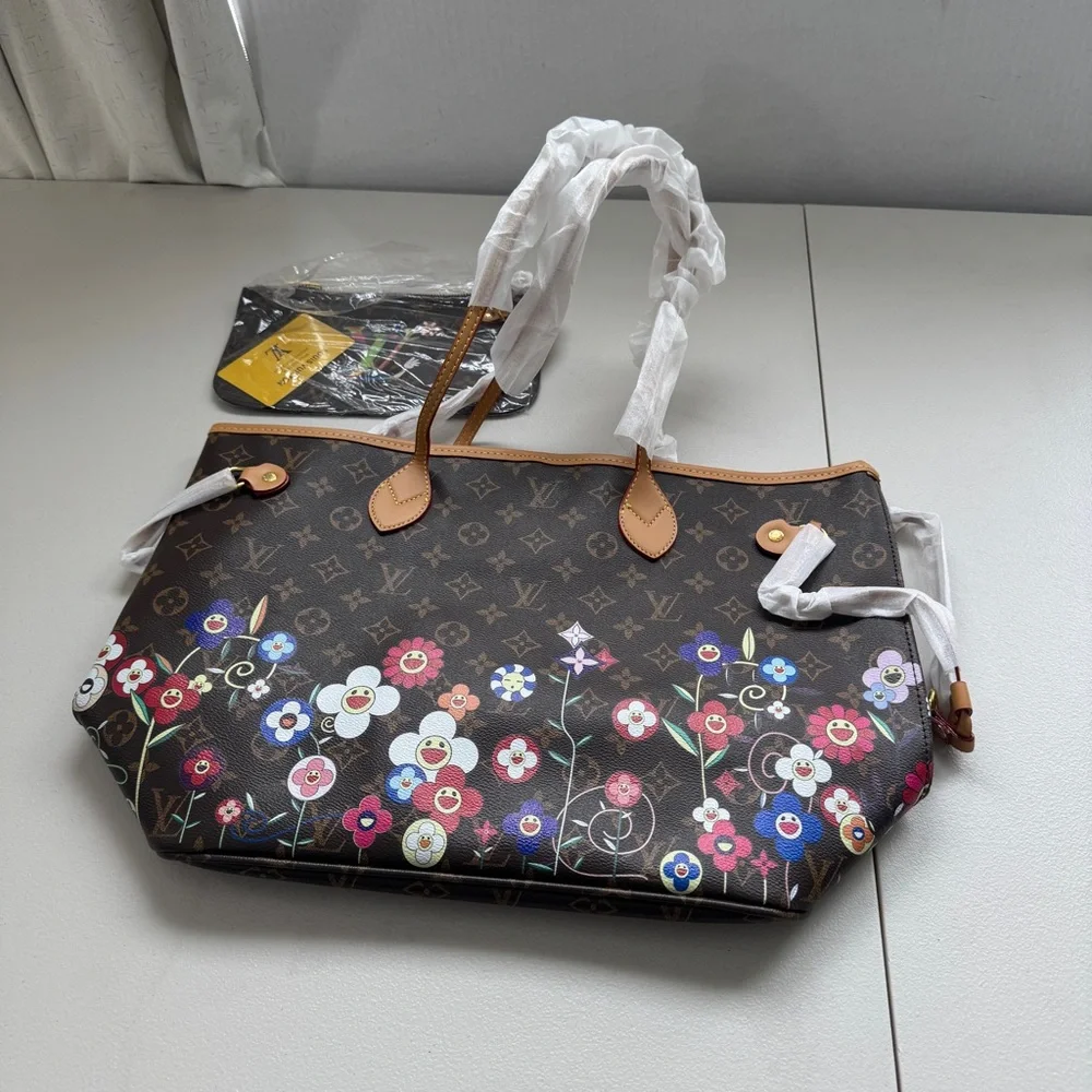 Big brown tote with flowers and matching pouch nwt - Picture 3 of 11